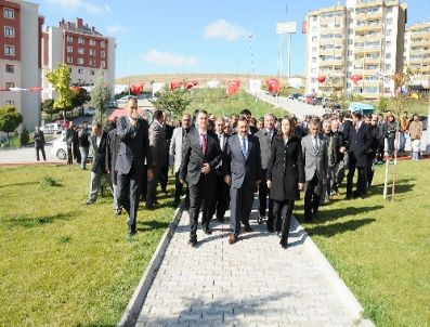 LÜTFÜ TÜRKKAN - Etimesgut`ta Aliya İzzetbegoviç Parkı Açıldı
