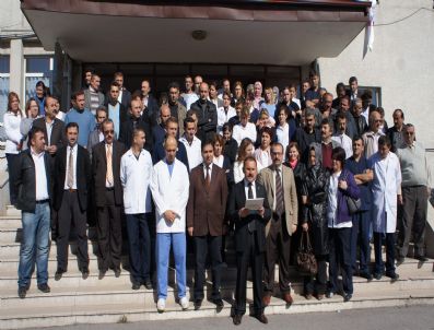 MEHMET ÖZ - Herkes Teröre Tepki Gösterirken, Onlar Maaşları Protesto Etti