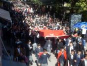 Kırıkkale`de Öğrenciler Şehitler İçin Yürüdü