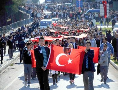 Samsun Şehidi İçin Düzenlenen Yürüyüşe 5 Bin Kişi Katıldı