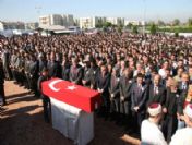 Şehit Babasından Türkülü Ağıt: 'sen Küçüksün Ölemezsin'