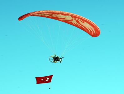 KLEOPATRA - Teröre Havada Protesto