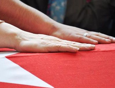 Ağır yaralanan polis memuru şehit oldu