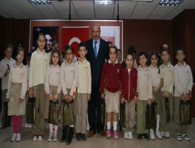 HALIL CANAVAR - Ayto İlköğretim Okulu Konferans Salonuna Buruk Açılış