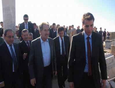 NURCAN DALBUDAK - Bakan Günay`dan Kazı Heyetlerine Uyarı