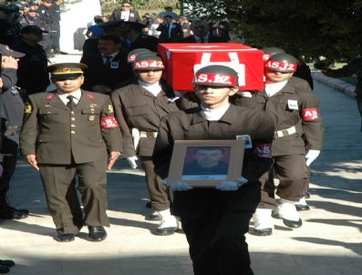 MEHMET ŞÜKRÜ ERDİNÇ - Binlerce Adanalı Şehidini Uğurladı