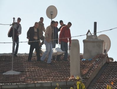 Çatıyı Süpürmek İçin Çıktı Bir Daha İnemedi