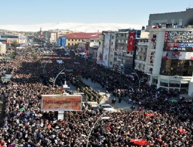 CENGİZ YAVİLİOĞLU - Erzurumlu Şehidi Onbinler Uğurladı