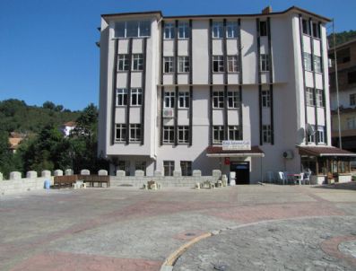 BIROL KAYGı - İkizce Soğan Kabuğu Rengine Boyanıyor