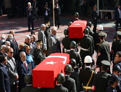 HÜSEYIN ÇAPKıN - İstanbul, Şehitlerini Gözyaşlarıyla Uğurladı (2)