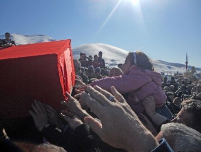 Şehit Piyade Onbaşı Mesut Kazanç, Köyünde Son Yolculuğuna Uğurlandı