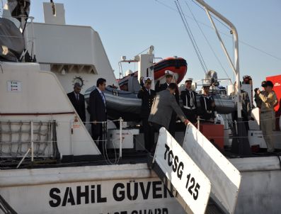 BEKIR ATMACA - Vali Düzgün, Fatsa`da Sahil Güvenlik Botunu Ziyaret Etti