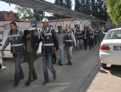 RAMAZAN YıLMAZ - 1 Ayda 1 Milyonluk Vurgun Vurgun Yapan Kortör Dolandırıcıları Adana`da Yakayı Ele Verdi