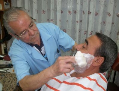 55 Yıldır Sinekkaydı Traş Yapıyor