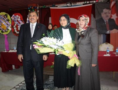 ÜLFET - Ak Parti Şuhut Kadın Kolları Başkanı Zübeyde Balı, Güven Tazeledi