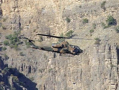 KAZAN VADISI - Çukurca`daki Hava Hareketliliği Bugün De Devam Etti