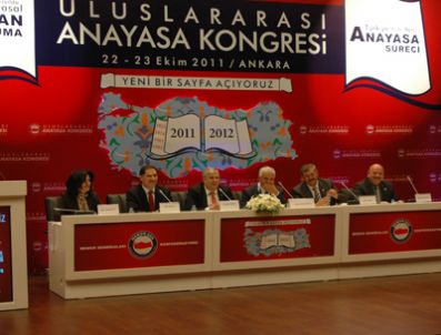 SIYASI PARTILER KANUNU - Dsp Genel Başkanı Türker, Uluslararası Anayasa Kongresi`ne Katıldı