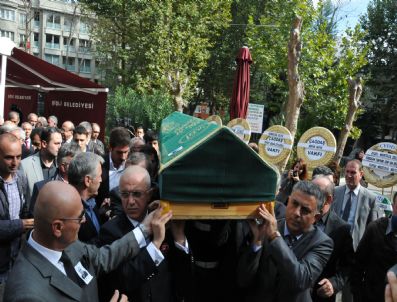 Gazeteci Hikmet Bila Son Yolculuğu`na Uğurlandı