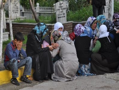 Tem’deki Feci Kazada Ölenlerden 7’si Toprağa Verildi