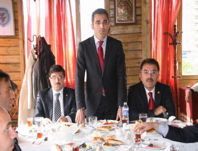 Ak Parti Yozgat Milletvekilleri Değerlendirme Toplantısı Düzenledi