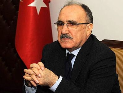 Depremde 1 öğrenci yurdu yıkıldı