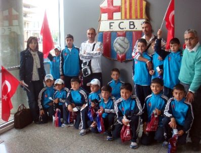 HALUK KOÇ - Erzurumlu Minik Futbolcular İspanya`da Nou Camp Stadı`nı Gezdi