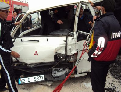 Araçta Sıkışan İtfaiye Erini Mesai Arkadaşları Kurtardı