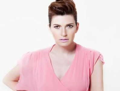 Depremzede Pınar Soyka'dan van'a 250 çadır