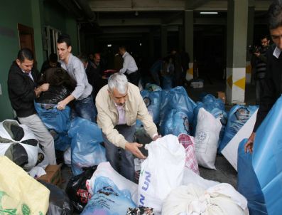 AFET KOORDINASYON MERKEZI - Diyarbakır Büyükşehir Belediyesi`nden Van`a Yardım