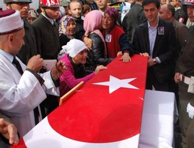 NECDET ÖZEKMEKÇI - Doğum Gününde Toprağa Verildi