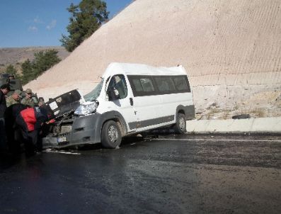 İLHAN ÖZBILEN - Duble Yolda Yaşanan Kazada Ölen 4 Öğrenci Defnedildi.