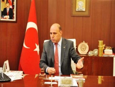 BEŞIR AYANOĞLU - Mardin Belediyesi Yardım Malzemesi Gönderiyor