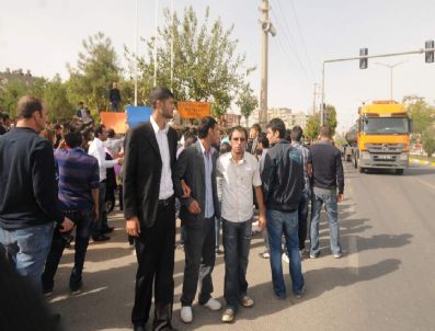 Öğrenciler Karayollarını Protesto Etti