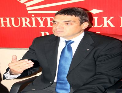 UMUT ORAN - Van`da Yıkılan Binalar Kamu Binaları