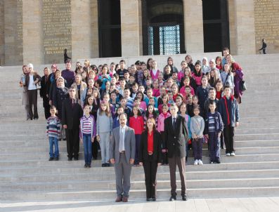 ANADOLU MEDENIYETLERI MÜZESI - Bafralı Öğrencilerin Anıtkabir Ziyareti