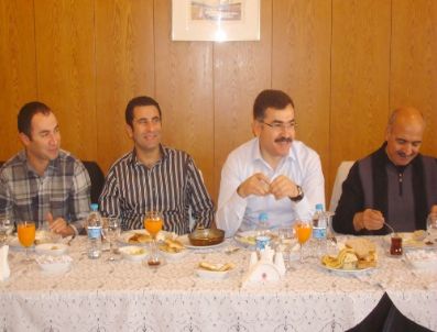 SERHAT TEMEL - Batman`ın Yöneticileri Kahvaltıda Buluştu