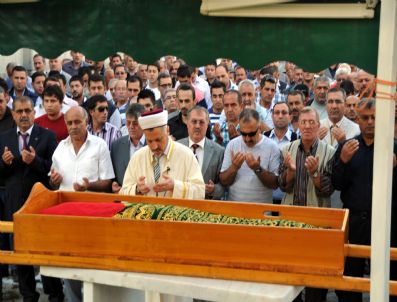 KAMIL ÖZDEMIR - Melike öğretmen son yolculuğuna uğurlandı