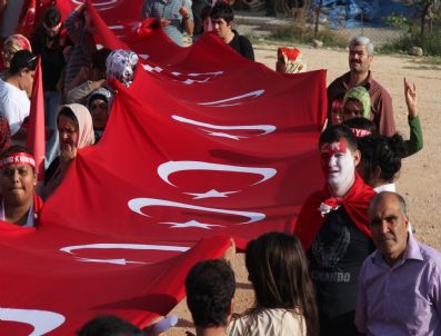 HAMIT TUNA - Mersin`de Şehitlere Saygı Mitingi