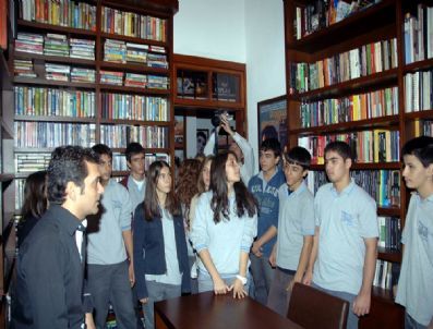 Öğrenciler Adana Sinema Müzesi’nde