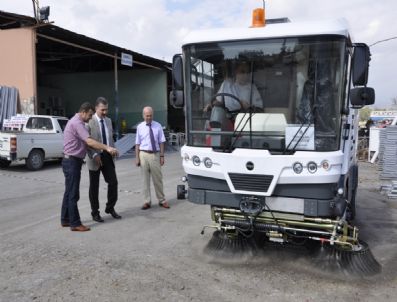 HAMIT TUNA - Toroslar’da Yollar Vakumlu Araçla Temizlenecek