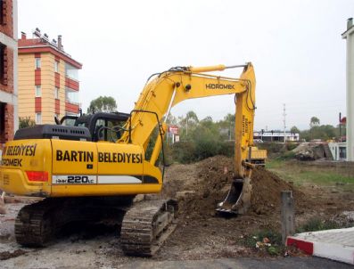 Atık Su ve Kanalizasyon Hatları Yapılıyor