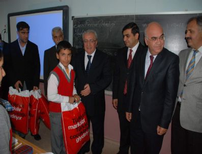 BIRLEŞMIŞ MARKALAR DERNEĞI - Birleşmiş Markalar Derneği’nden Öğrencilere Bayram Hediyesi