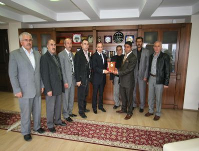 Büyükşehir Belediyesi’nin Aziziye İlçesine Verdiği Hizmetlere, Plaketli Teşekkür…