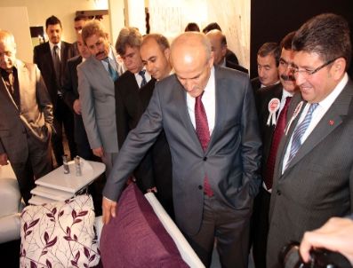 DÜNYA TICARET MERKEZI - Kayseri’den İtalya’ya Mobilya İhracı Vali Bilici’yi Sevindirdi