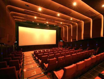 HABEMUS PAPAM - Trabzon'da sinema zamanı