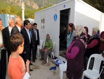 BOZLAR - Tütüncü Sel Felaketinin Acısını Paylaştı