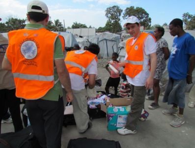 SAAB - Amerikalılar, Deprem Bölgesine Yardım İçin Seferber Oldu