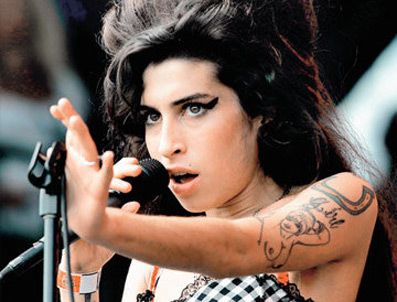 AMY WİNEHOUSE - Amy Winehouse'un ölüm nedeni belli oldu