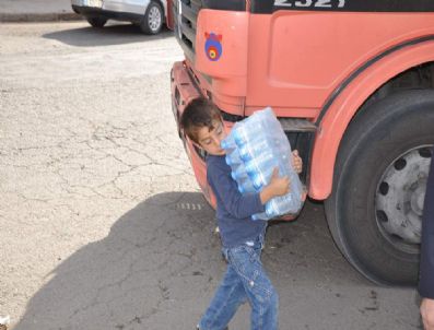 YÜKSEL BARAN - Bağlar Belediyesi`nden Van`a Yardım Devam Ediyor