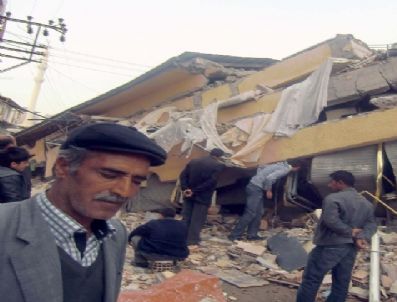 HÜSEYIN MUTLU - Depremin Yaralarının Sarılması İçin Gönderilen Yardımlar Bölgeye Ulaştı
